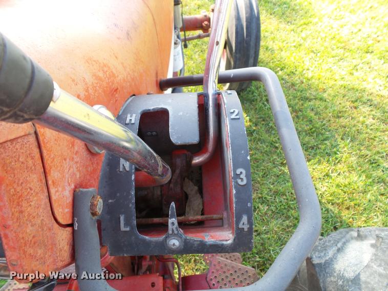 image for item K8088 1969 International 756 tractor