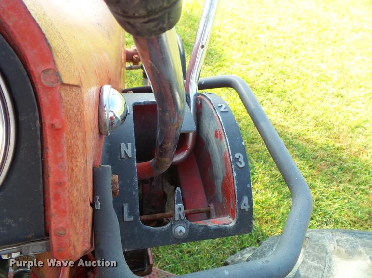 image for item K8088 1969 International 756 tractor