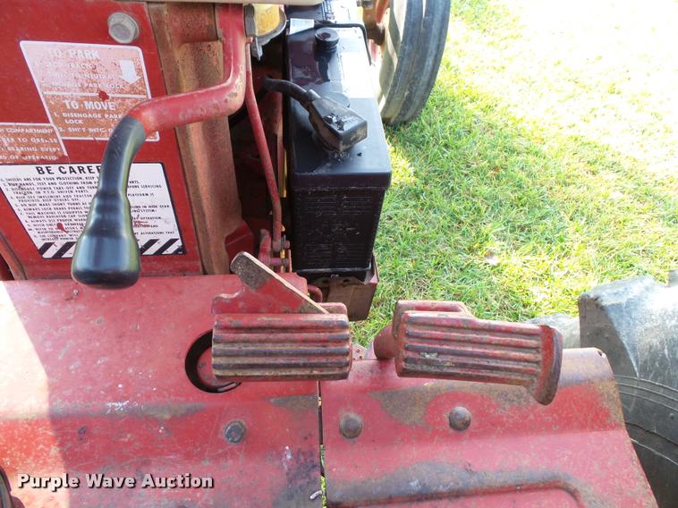 image for item K8088 1969 International 756 tractor