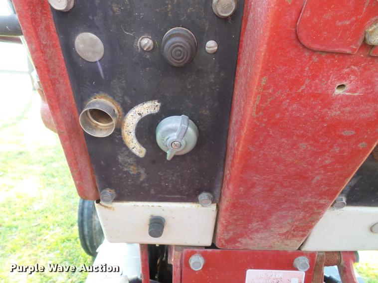 image for item K8088 1969 International 756 tractor