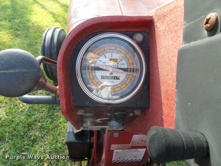 image for item K8088 1969 International 756 tractor