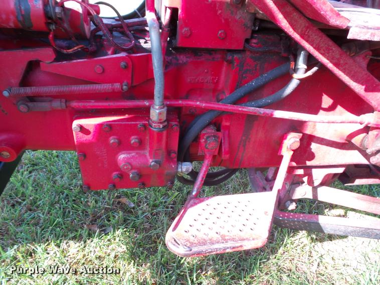 image for item K8090 1966 Farmall 656 tractor