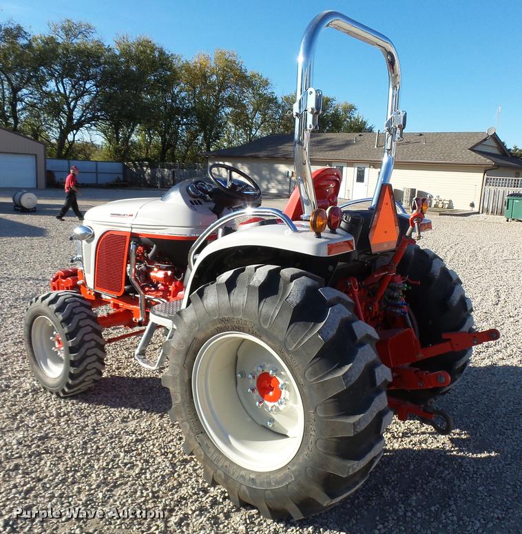 image for item L3289 2010 New Holland Boomer 8N MFWA tractor