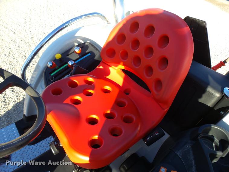 image for item L3289 2010 New Holland Boomer 8N MFWA tractor