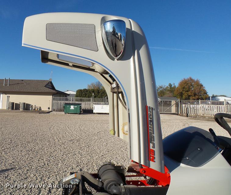 image for item L3289 2010 New Holland Boomer 8N MFWA tractor