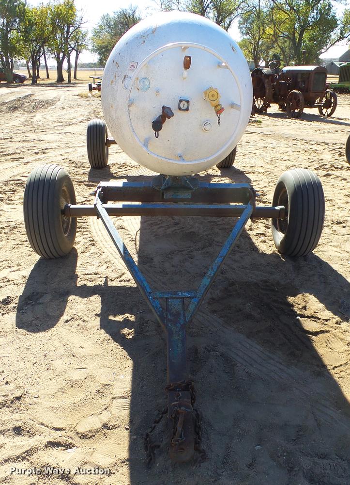 image for item L3482 Anhydrous tank