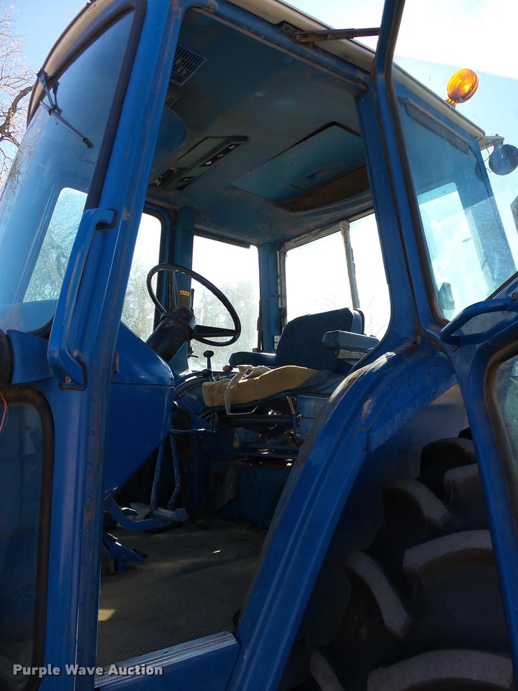 image for item L3489 Ford TW-20 tractor