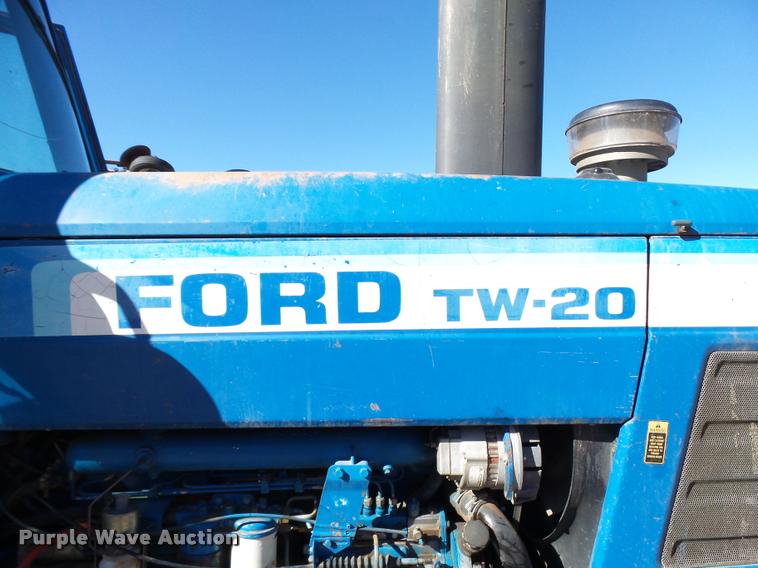 image for item L3489 Ford TW-20 tractor