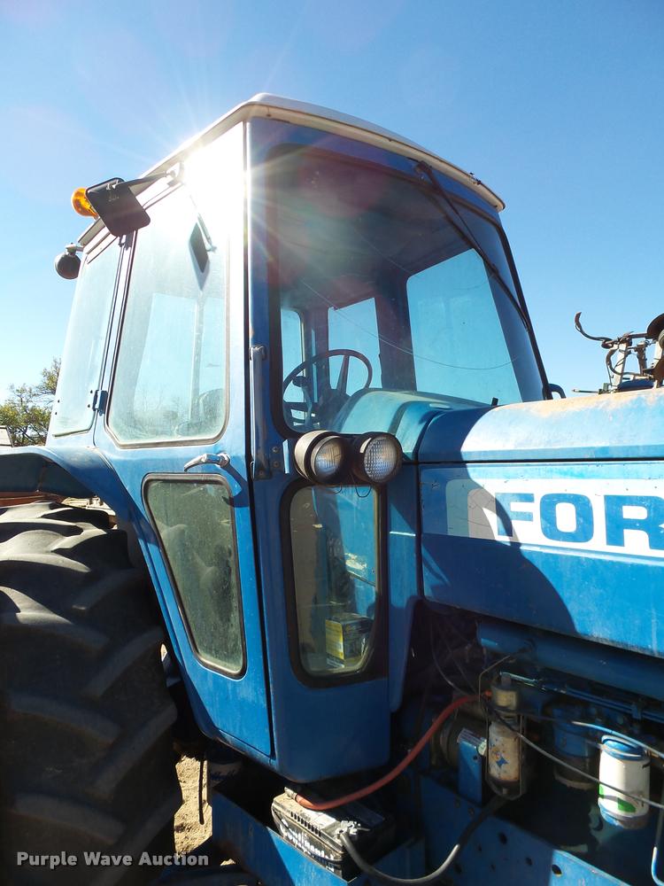 image for item L3489 Ford TW-20 tractor