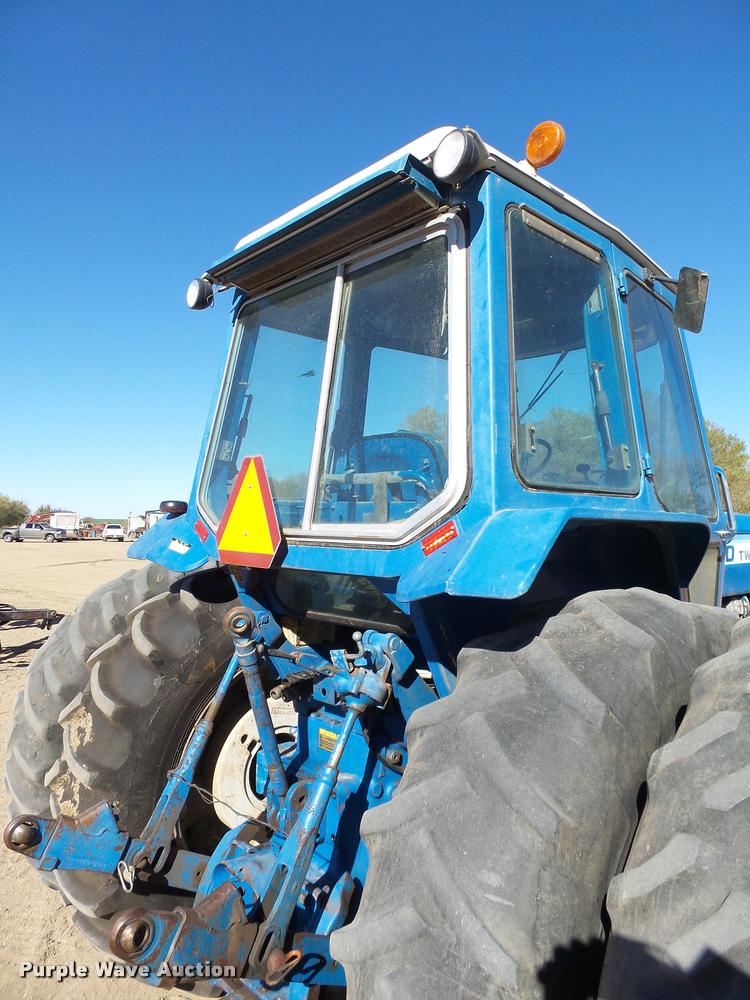 image for item L3489 Ford TW-20 tractor