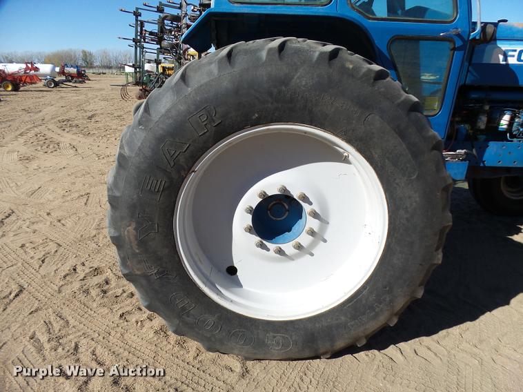 image for item L3489 Ford TW-20 tractor