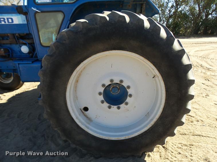 image for item L3489 Ford TW-20 tractor