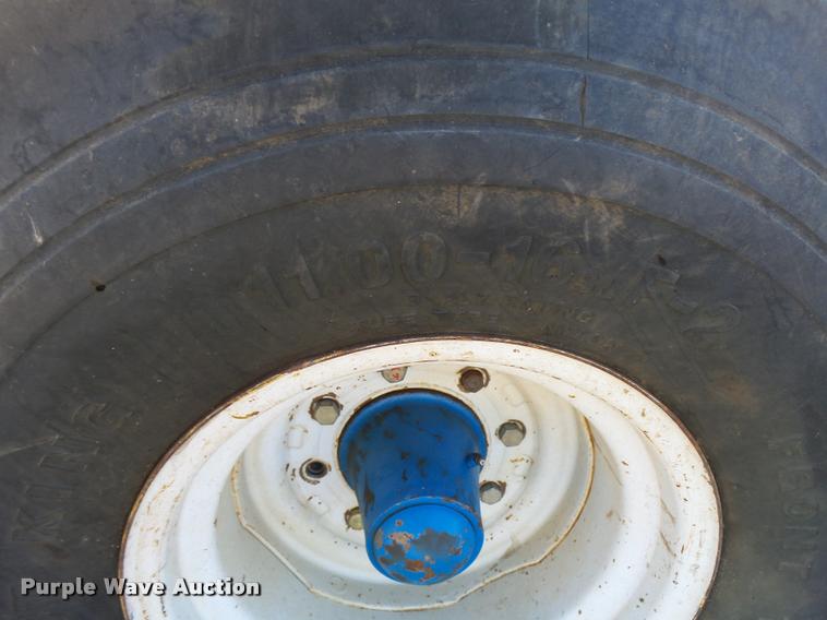 image for item L3489 Ford TW-20 tractor