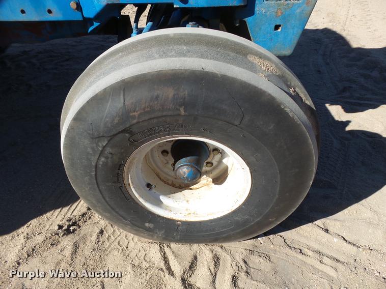 image for item L3489 Ford TW-20 tractor
