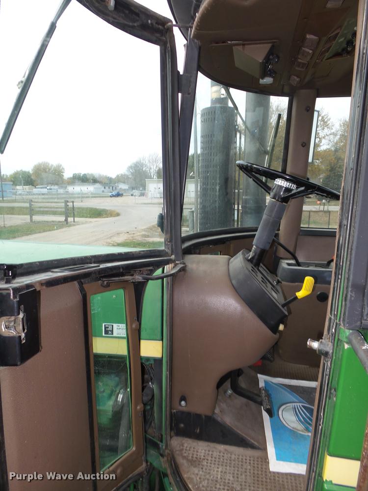 image for item L4101 1982 John Deere 8650 4WD tractor