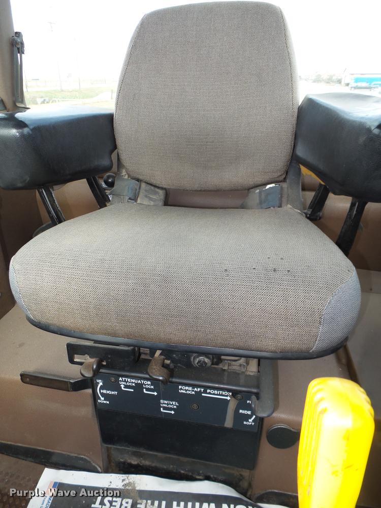 image for item L4101 1982 John Deere 8650 4WD tractor