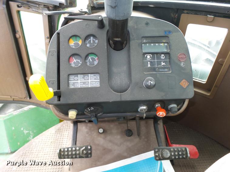 image for item L4101 1982 John Deere 8650 4WD tractor