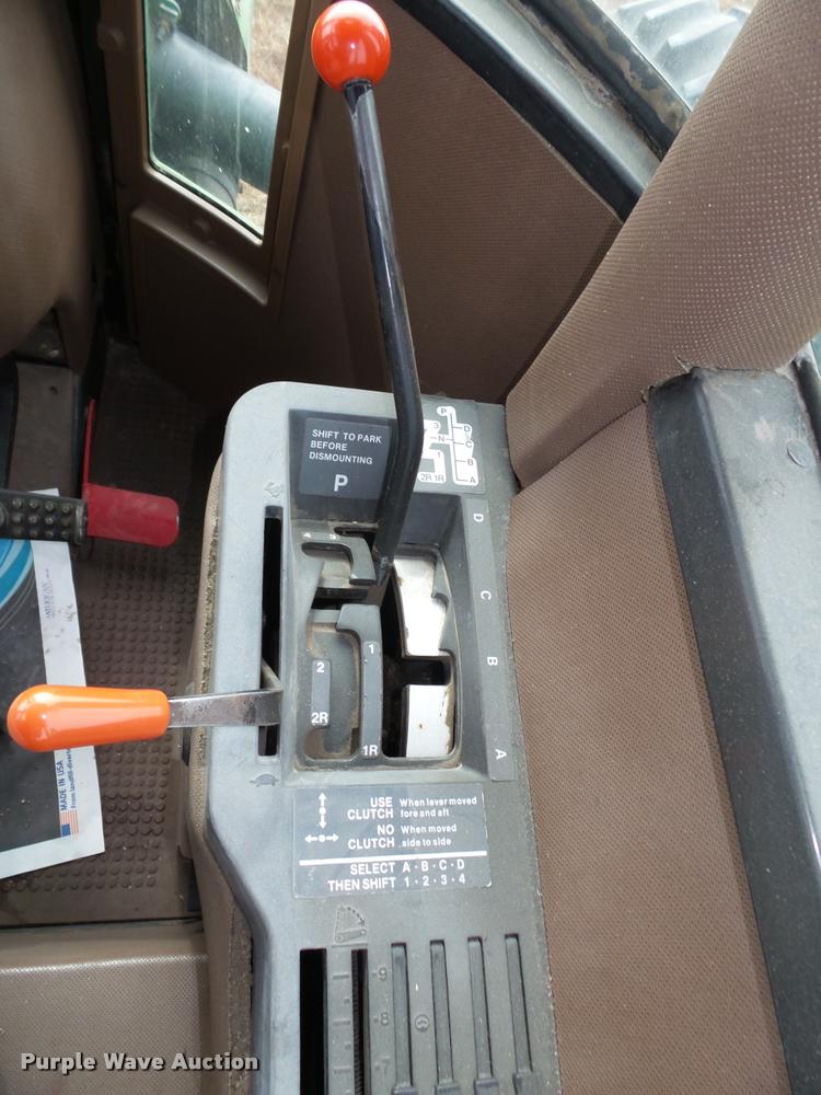 image for item L4101 1982 John Deere 8650 4WD tractor