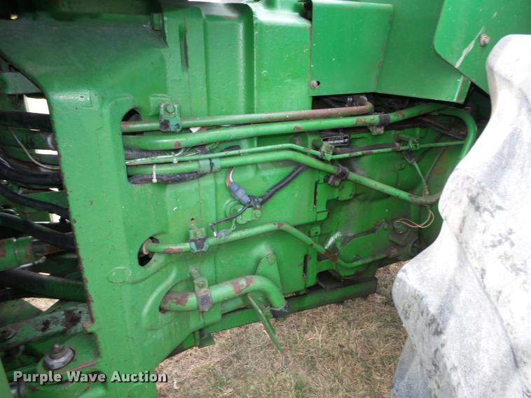 image for item L4101 1982 John Deere 8650 4WD tractor