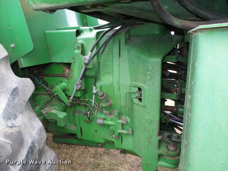 image for item L4101 1982 John Deere 8650 4WD tractor