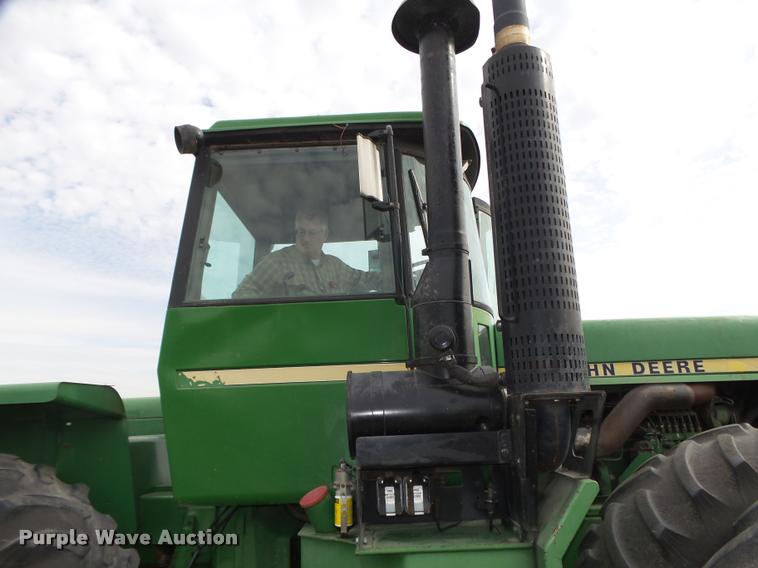 image for item L4101 1982 John Deere 8650 4WD tractor