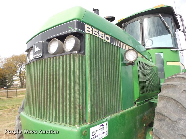 image for item L4101 1982 John Deere 8650 4WD tractor