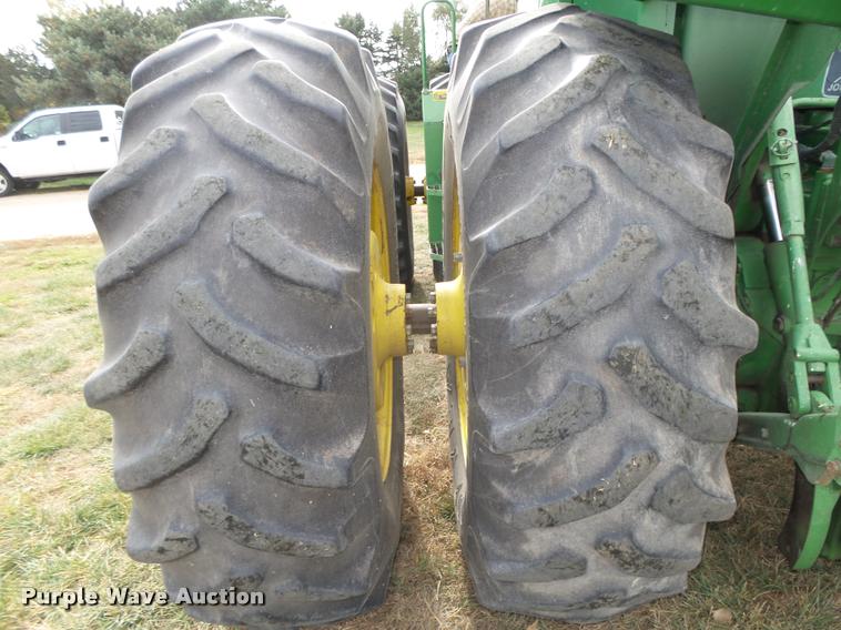 image for item L4101 1982 John Deere 8650 4WD tractor