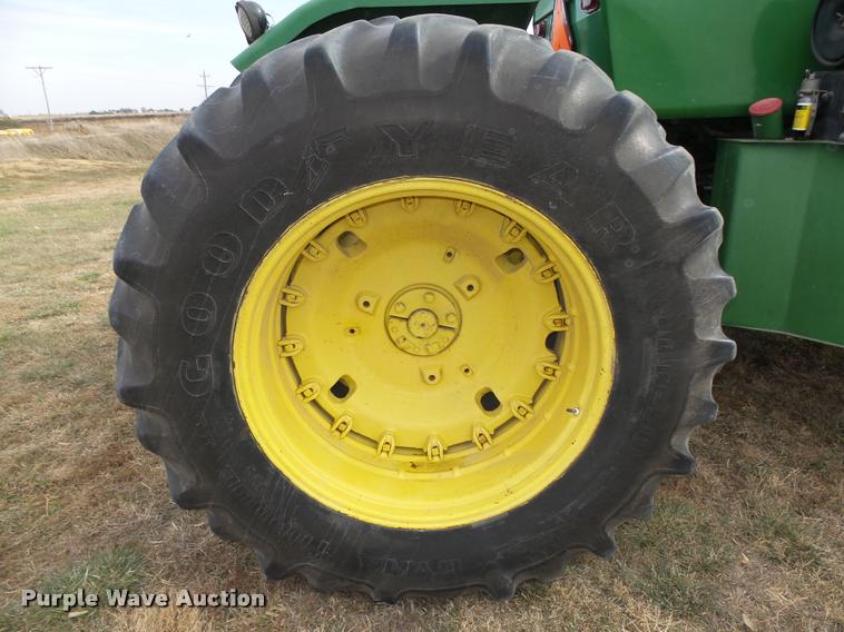 image for item L4101 1982 John Deere 8650 4WD tractor