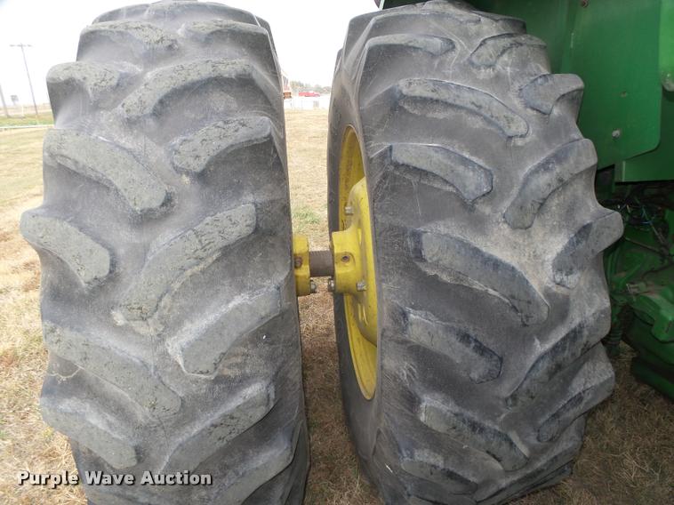 image for item L4101 1982 John Deere 8650 4WD tractor