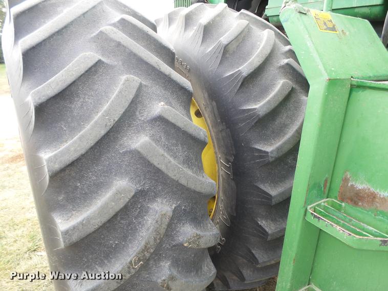 image for item L4101 1982 John Deere 8650 4WD tractor