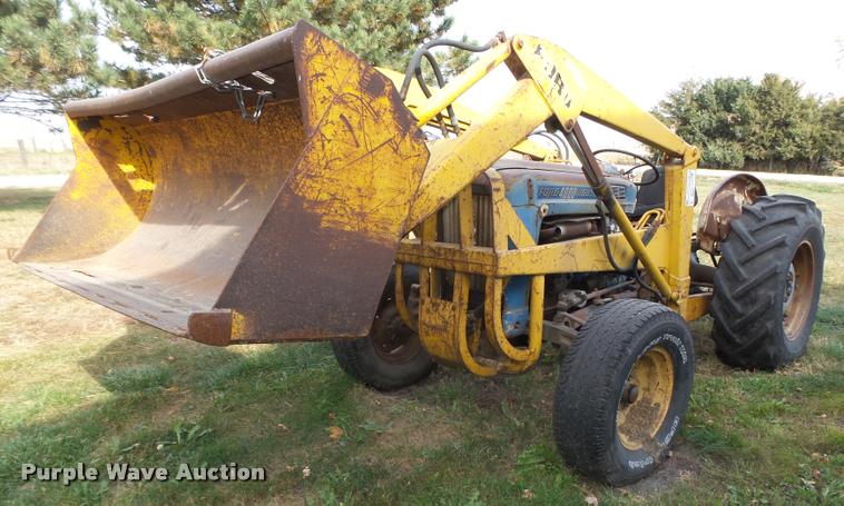 image for item L4105 Ford 4000 utility tractor