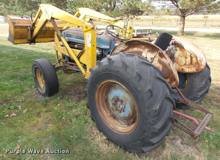 image for item L4105 Ford 4000 utility tractor