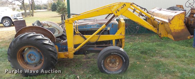 image for item L4105 Ford 4000 utility tractor