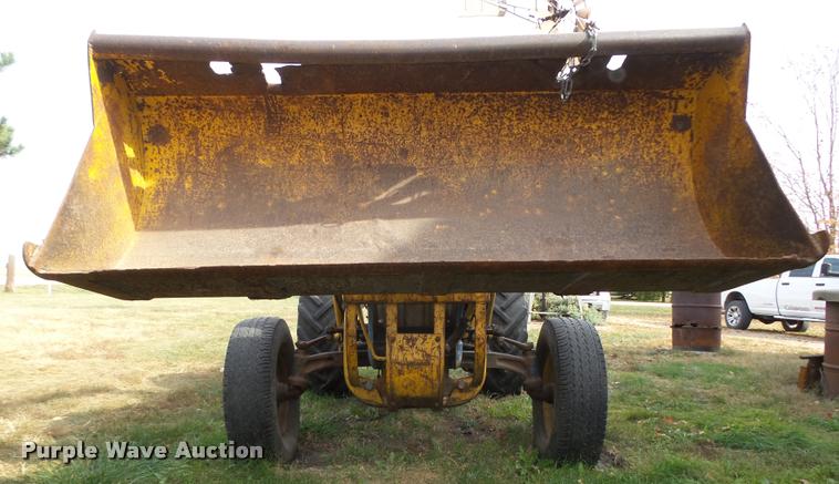 image for item L4105 Ford 4000 utility tractor