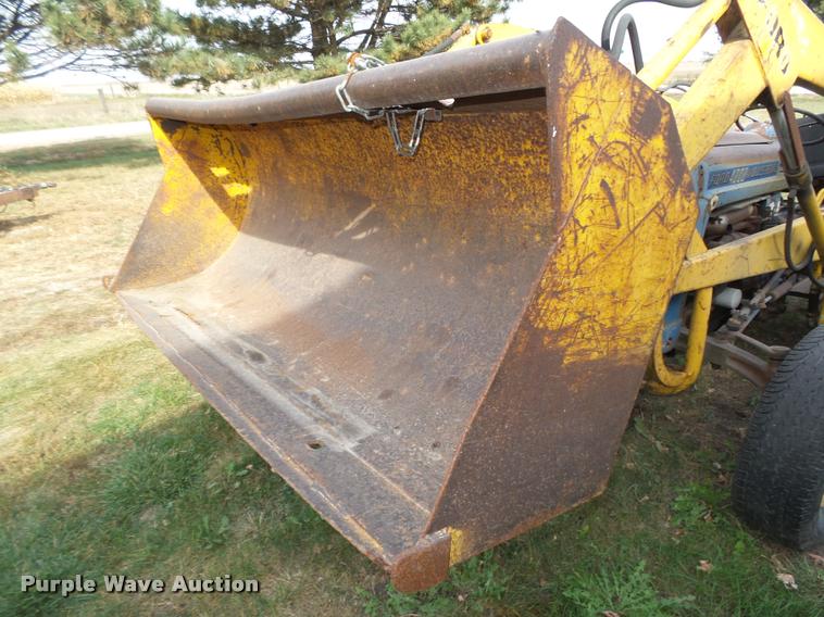 image for item L4105 Ford 4000 utility tractor