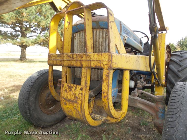 image for item L4105 Ford 4000 utility tractor