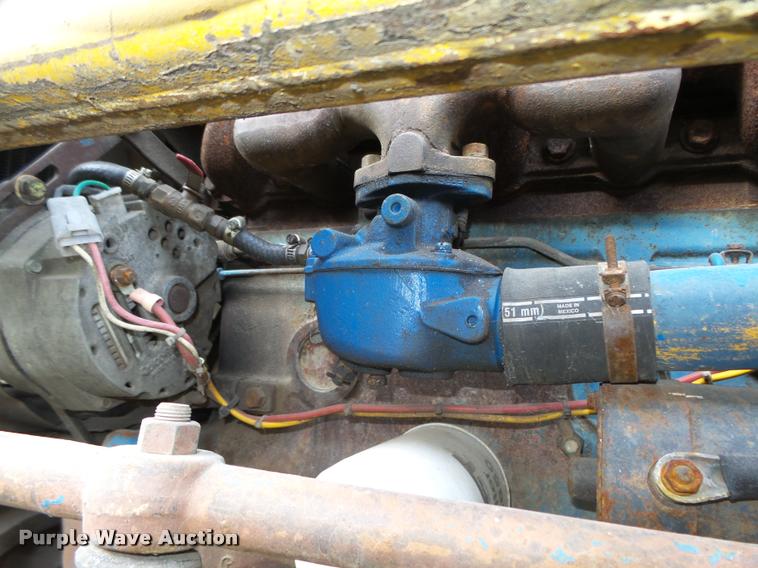 image for item L4105 Ford 4000 utility tractor