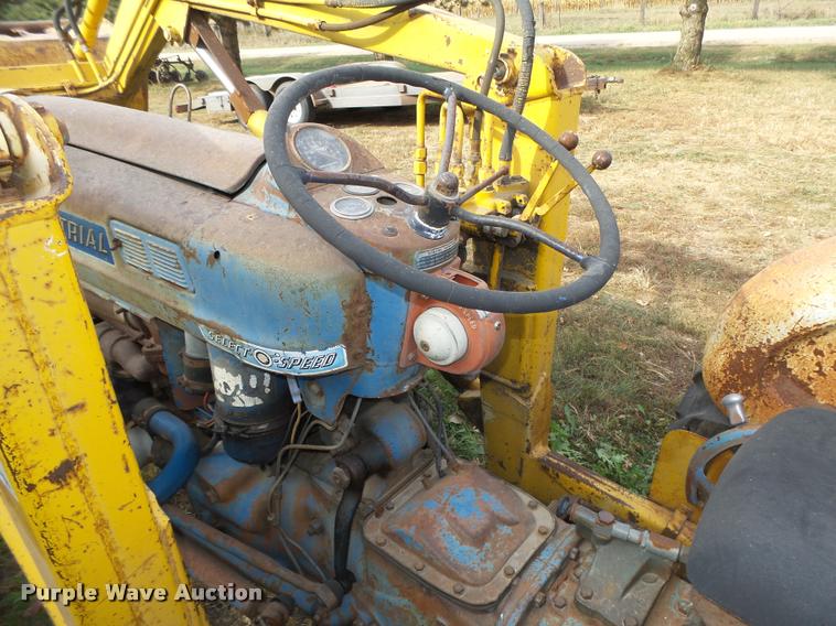 image for item L4105 Ford 4000 utility tractor