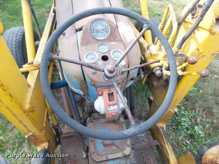 image for item L4105 Ford 4000 utility tractor