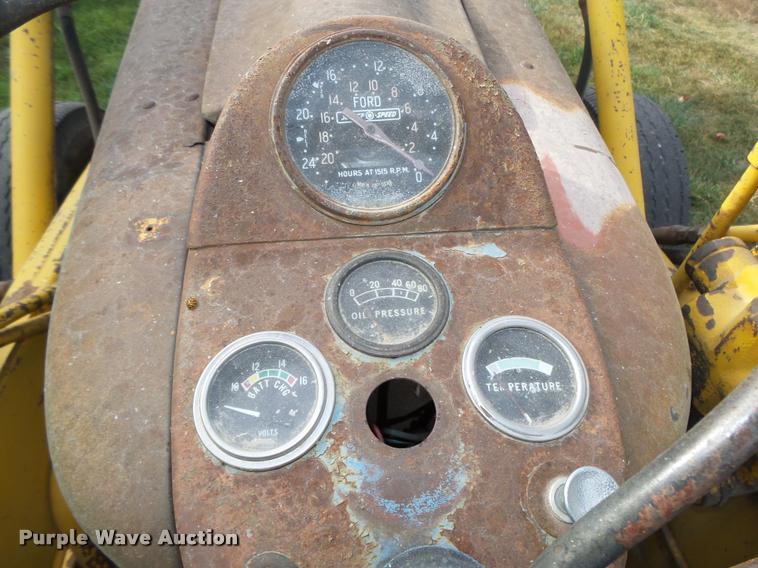 image for item L4105 Ford 4000 utility tractor