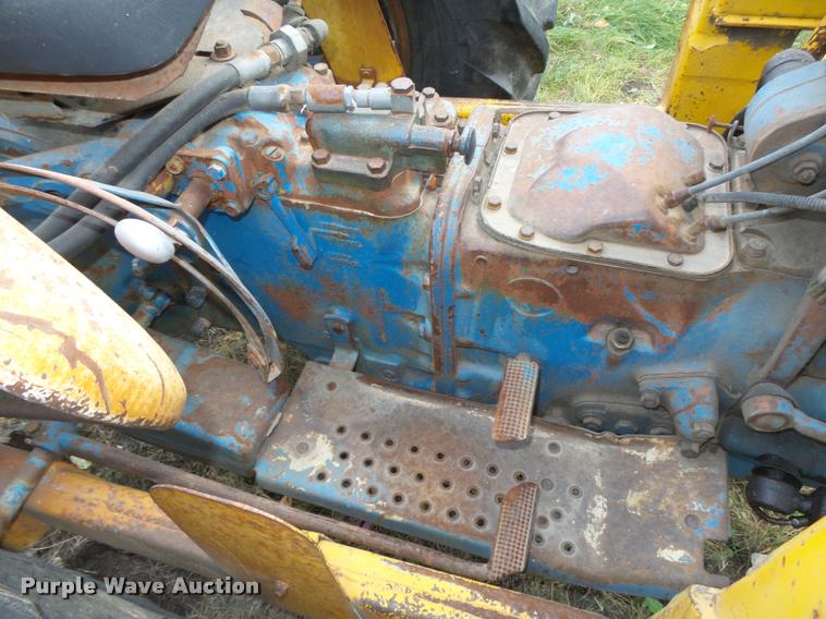 image for item L4105 Ford 4000 utility tractor