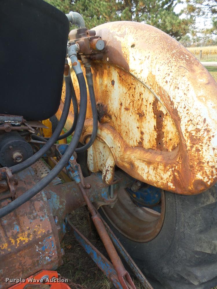 image for item L4105 Ford 4000 utility tractor