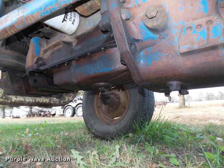 image for item L4105 Ford 4000 utility tractor