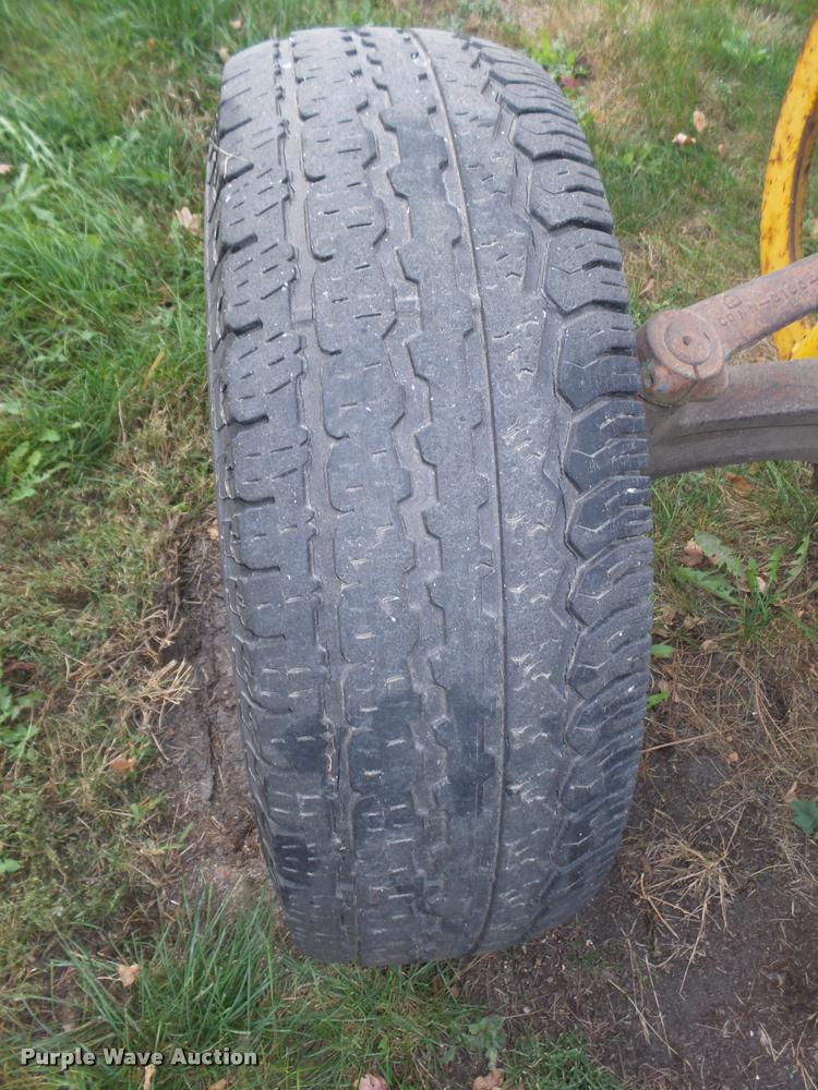 image for item L4105 Ford 4000 utility tractor