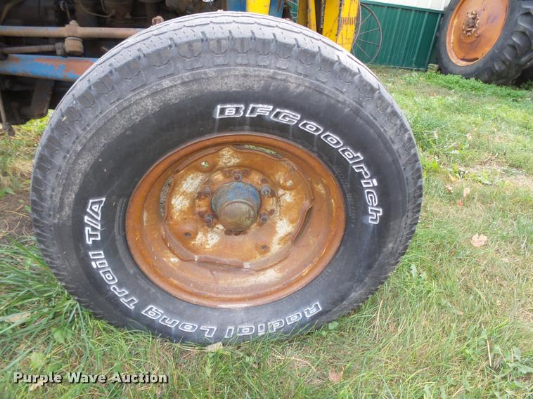 image for item L4105 Ford 4000 utility tractor