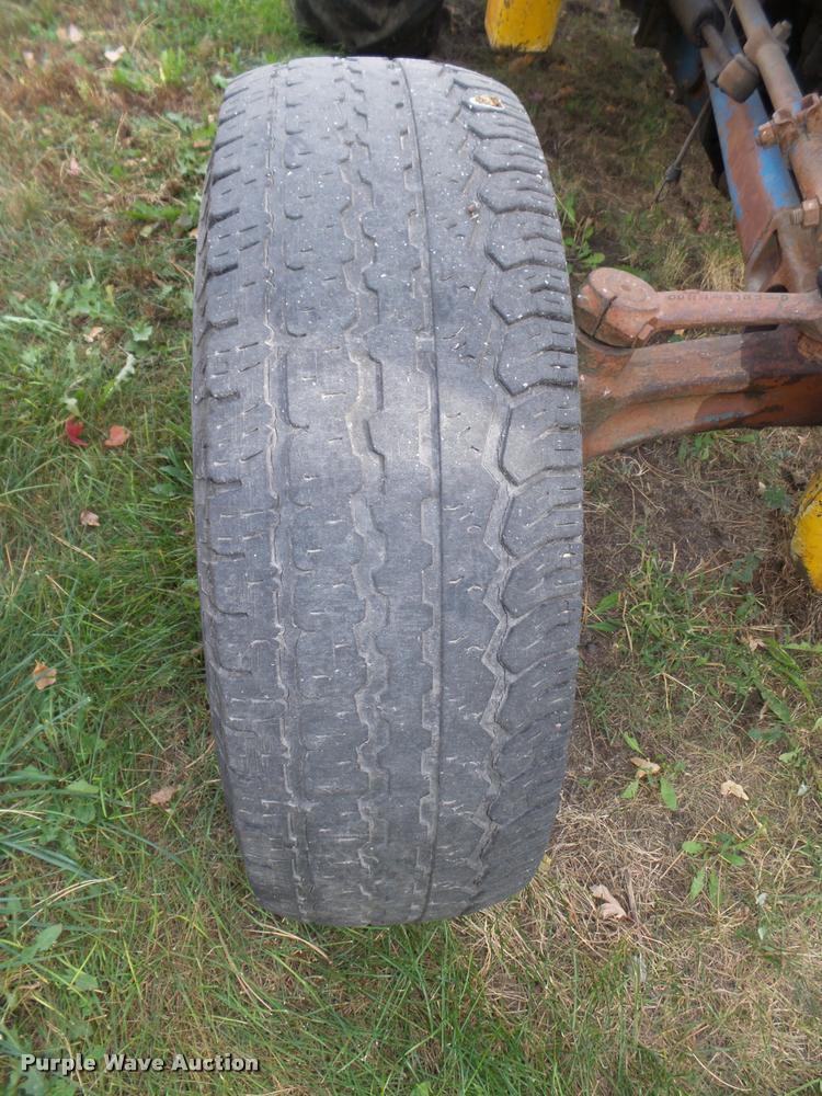 image for item L4105 Ford 4000 utility tractor