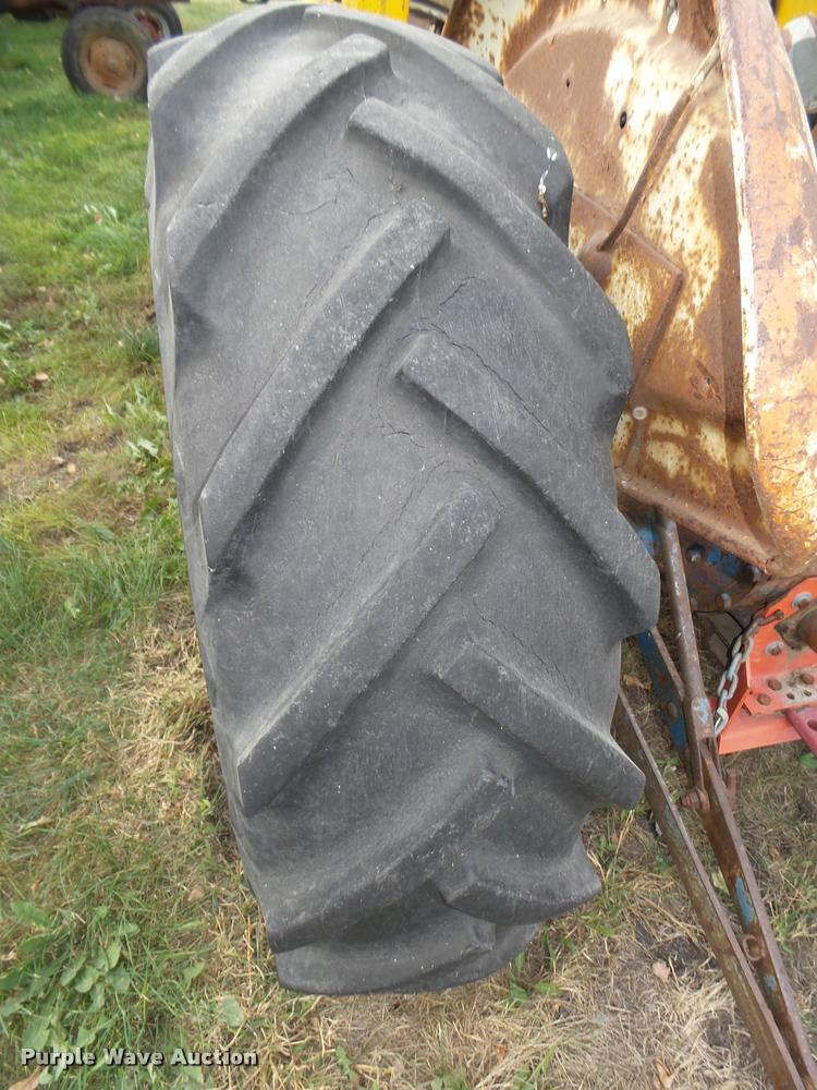 image for item L4105 Ford 4000 utility tractor