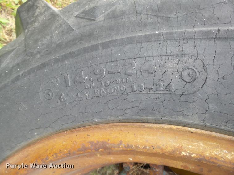 image for item L4105 Ford 4000 utility tractor