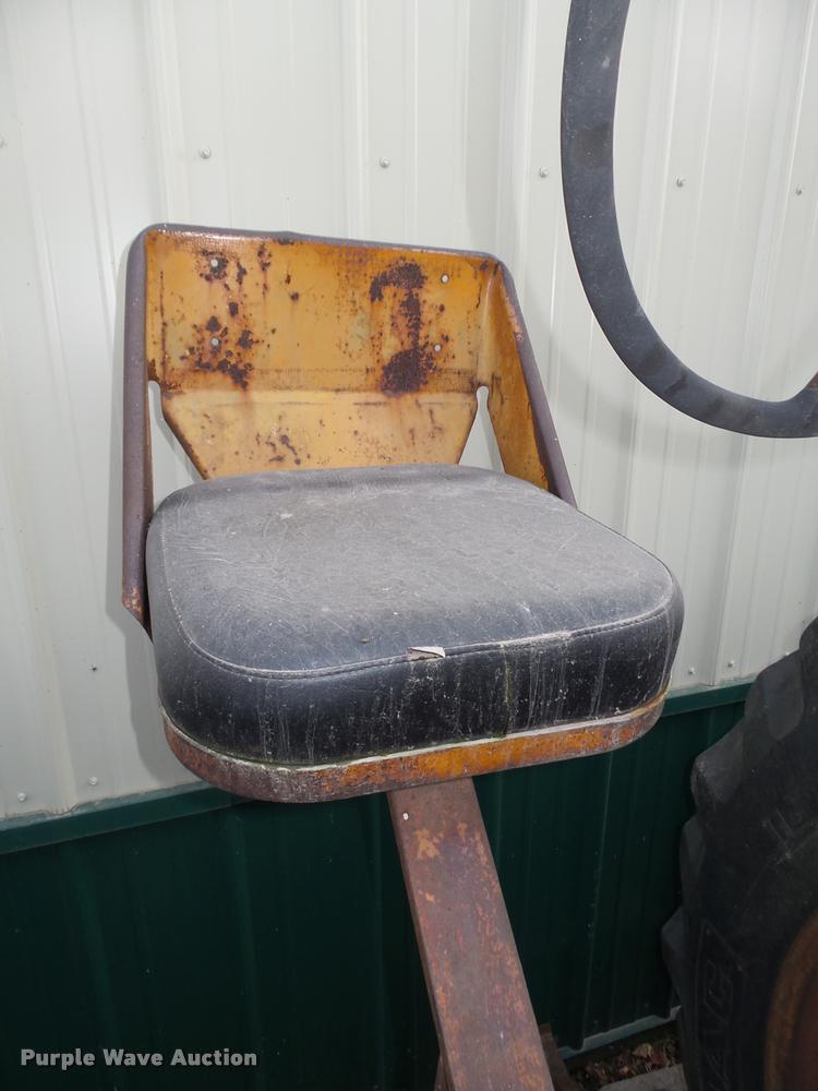 image for item L4106 Minneapolis Moline Z tractor