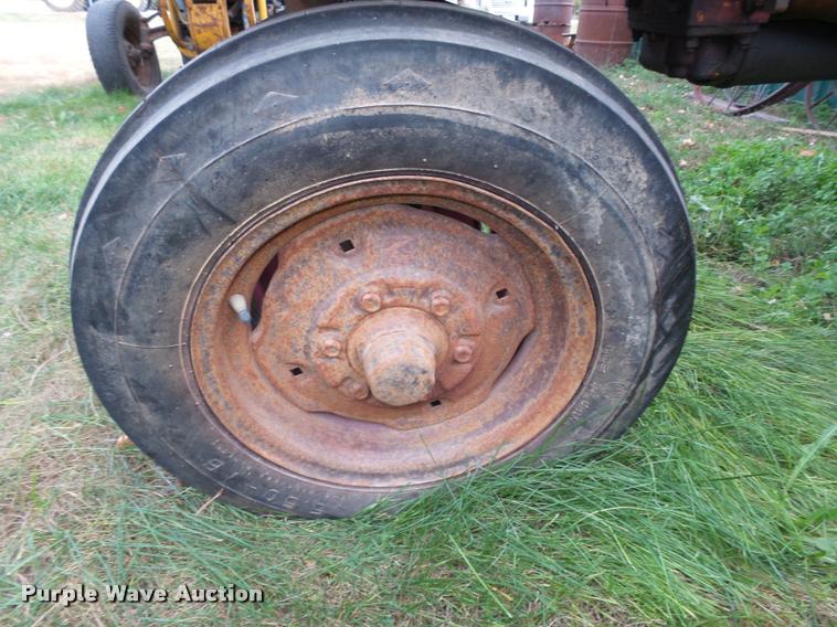 image for item L4106 Minneapolis Moline Z tractor